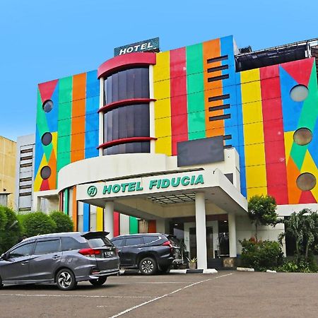 Super Oyo Townhouse Oak Hotel Fiducia Serpong Exteriér fotografie