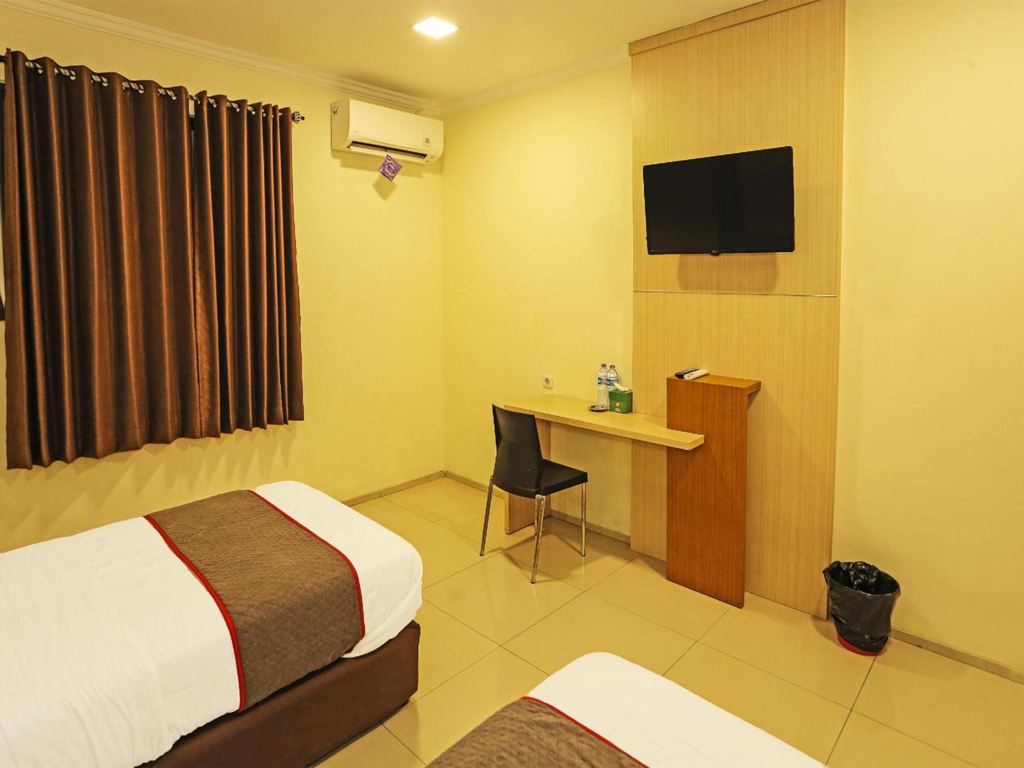 Super Oyo Townhouse Oak Hotel Fiducia Serpong Exteriér fotografie