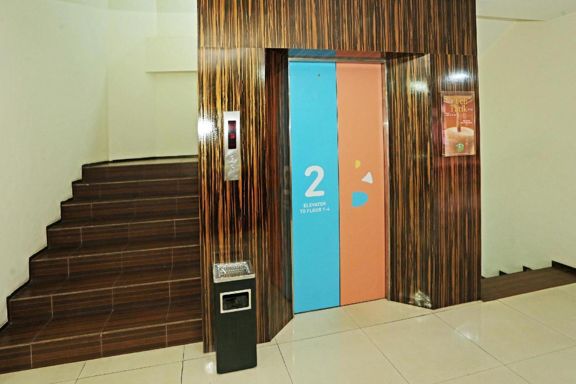 Super Oyo Townhouse Oak Hotel Fiducia Serpong Exteriér fotografie