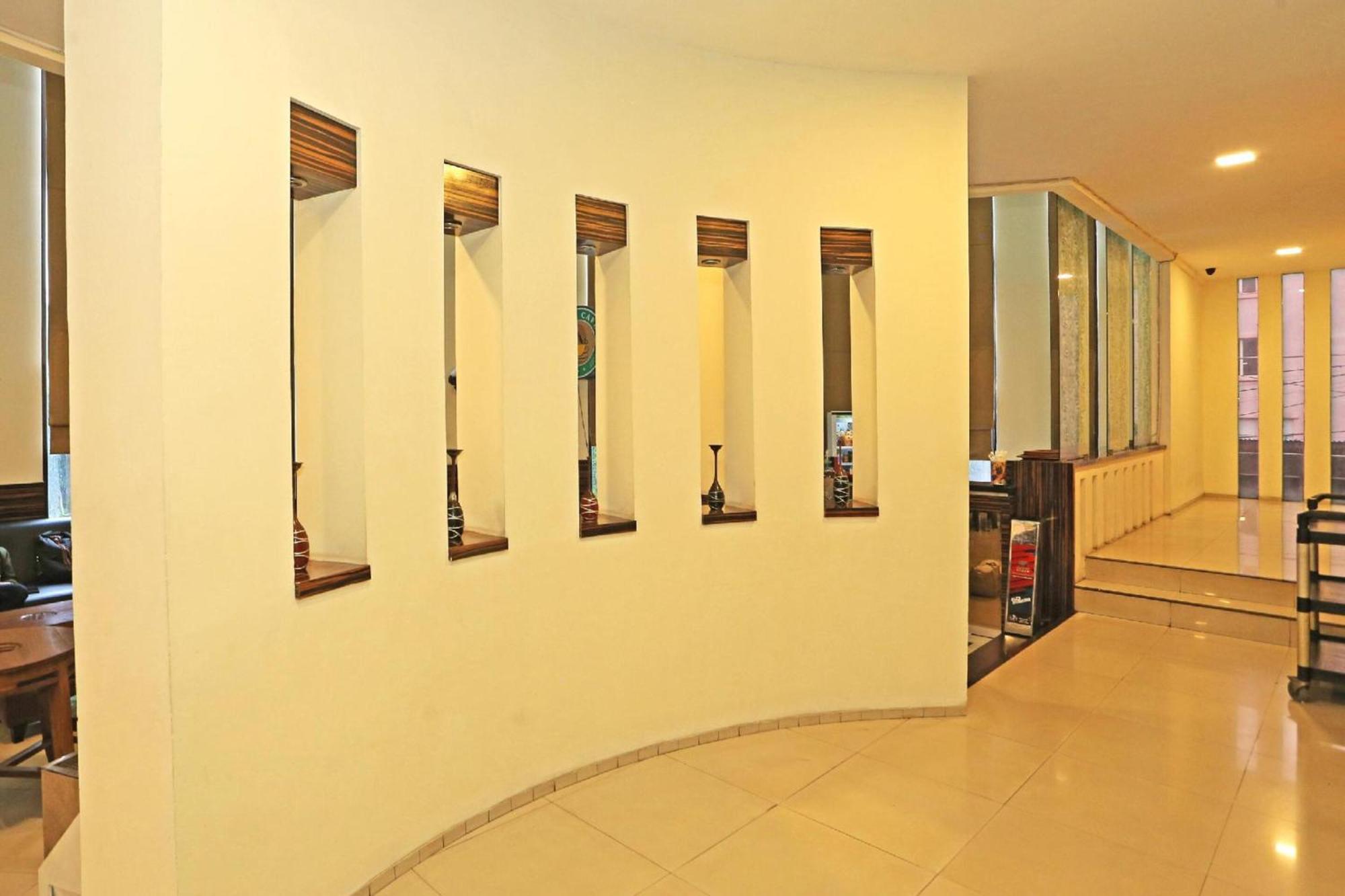 Super Oyo Townhouse Oak Hotel Fiducia Serpong Exteriér fotografie