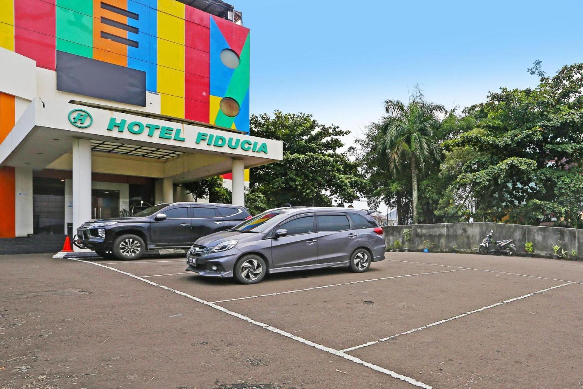 Super Oyo Townhouse Oak Hotel Fiducia Serpong Exteriér fotografie