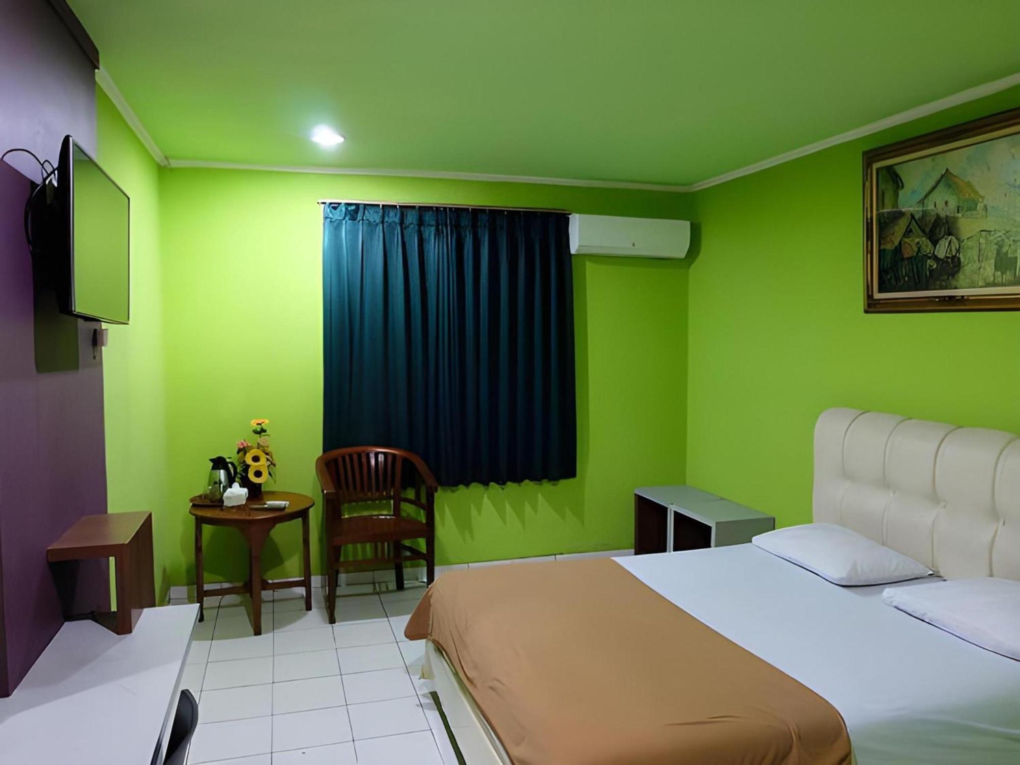 Super Oyo Townhouse Oak Hotel Fiducia Serpong Exteriér fotografie