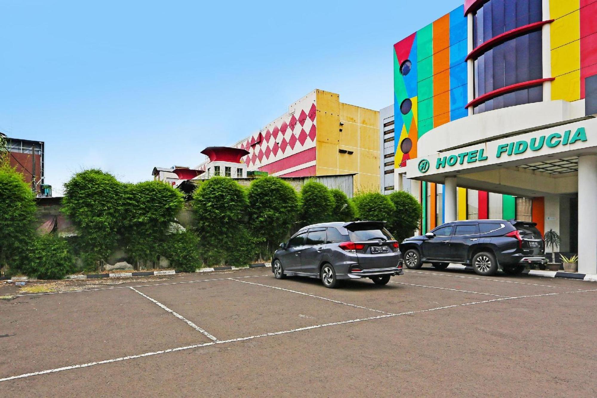 Super Oyo Townhouse Oak Hotel Fiducia Serpong Exteriér fotografie