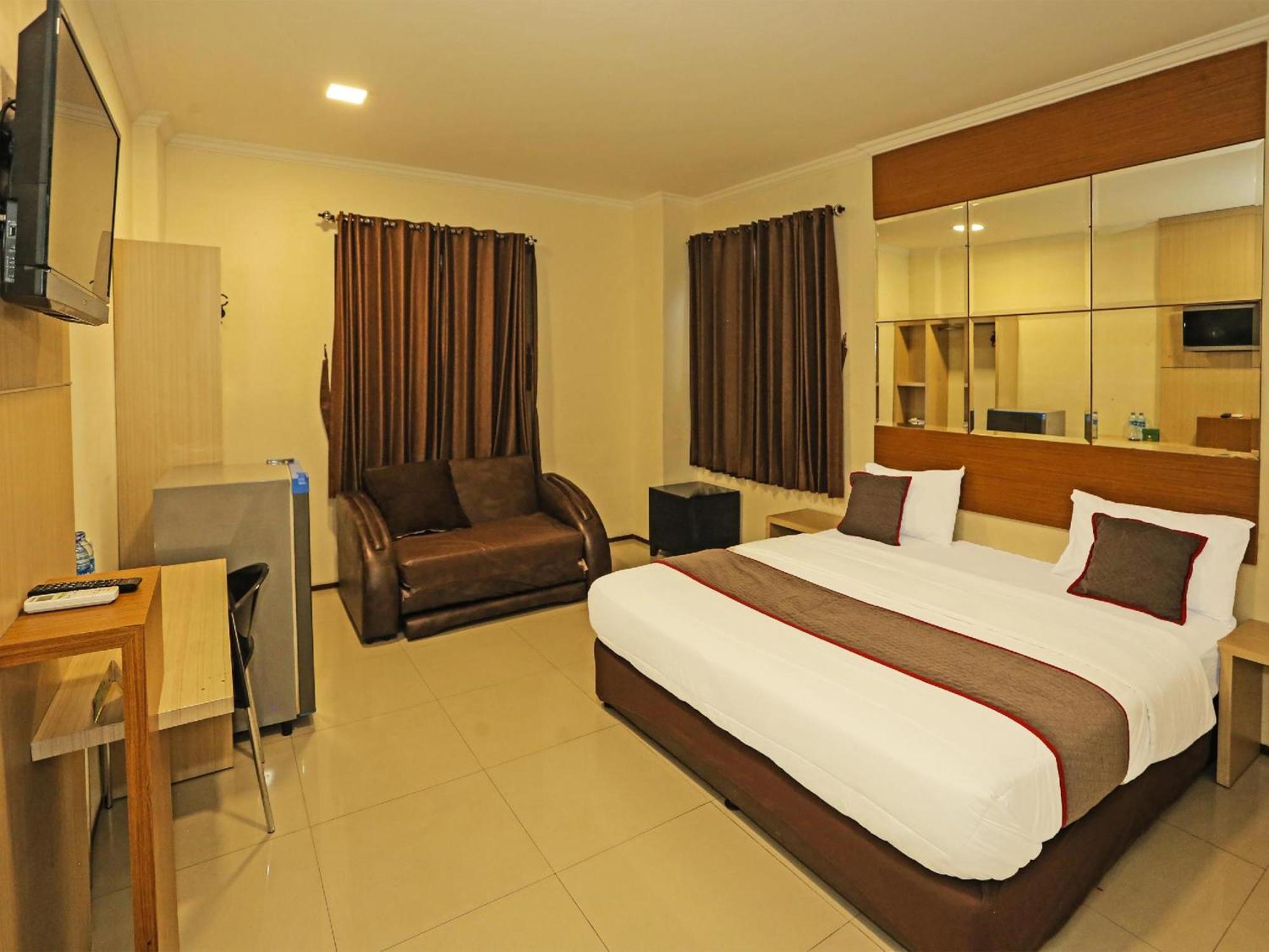Super Oyo Townhouse Oak Hotel Fiducia Serpong Exteriér fotografie