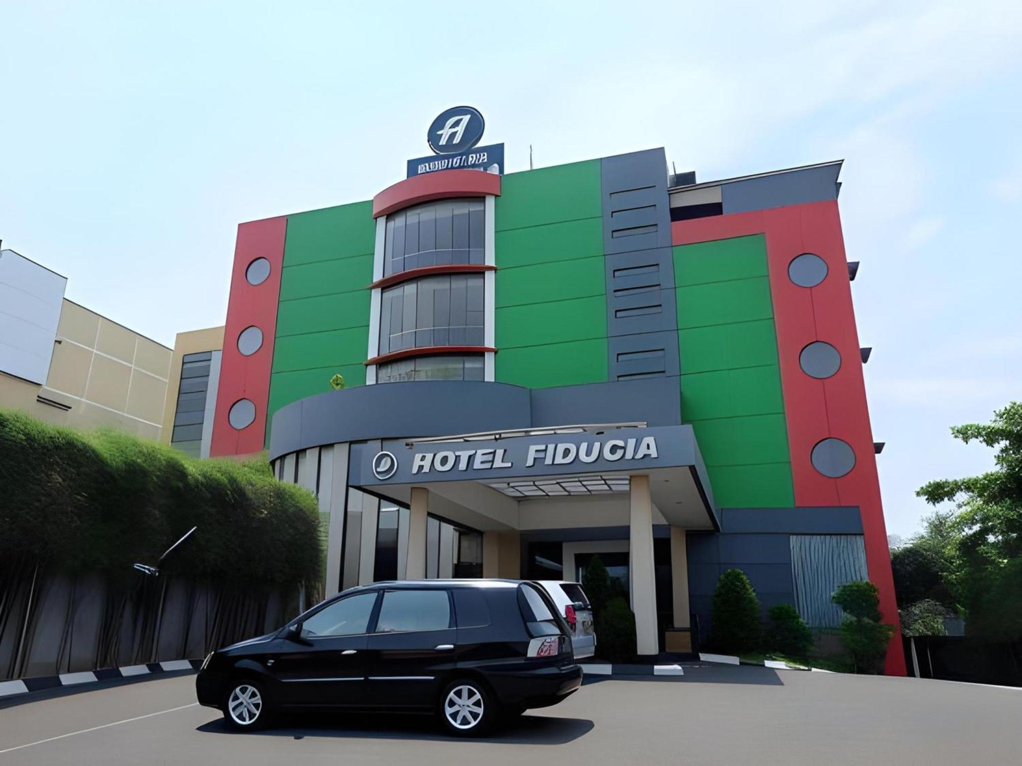 Super Oyo Townhouse Oak Hotel Fiducia Serpong Exteriér fotografie