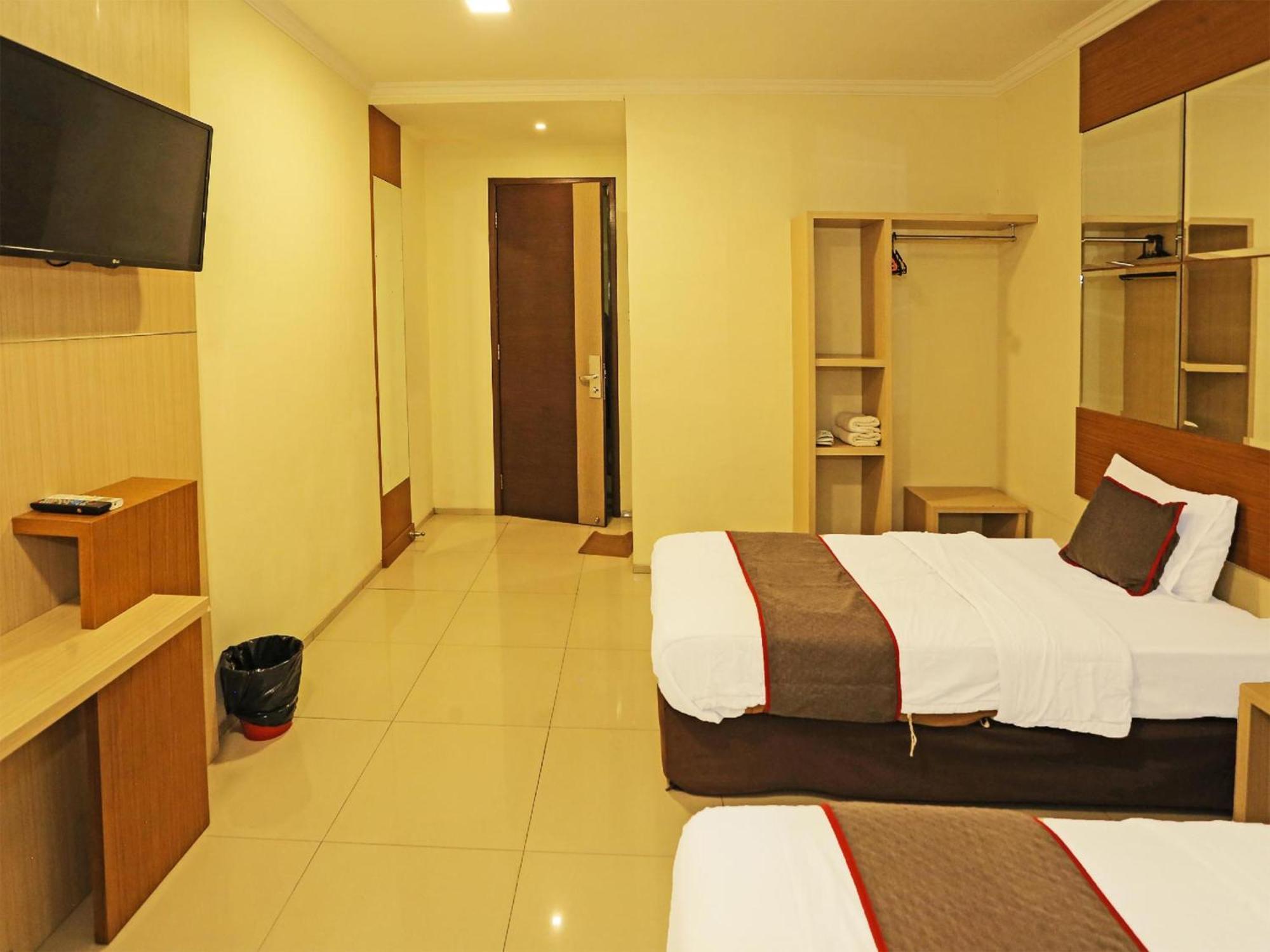 Super Oyo Townhouse Oak Hotel Fiducia Serpong Exteriér fotografie