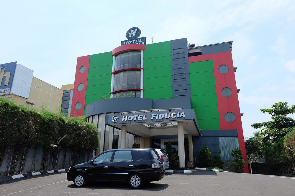 Super Oyo Townhouse Oak Hotel Fiducia Serpong Exteriér fotografie