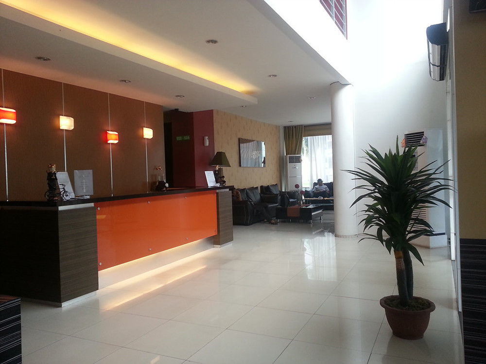 Super Oyo Townhouse Oak Hotel Fiducia Serpong Exteriér fotografie