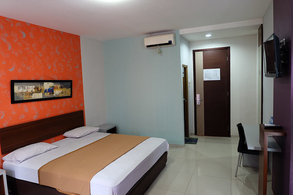 Super Oyo Townhouse Oak Hotel Fiducia Serpong Exteriér fotografie
